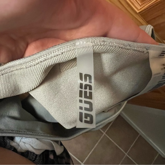 Guess women’s alma seamless green scoop neck stretch top cropped top - Picture 5 of 5